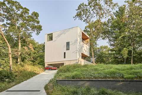 There’s a Better View in Every Direction at This Lake House in Indiana