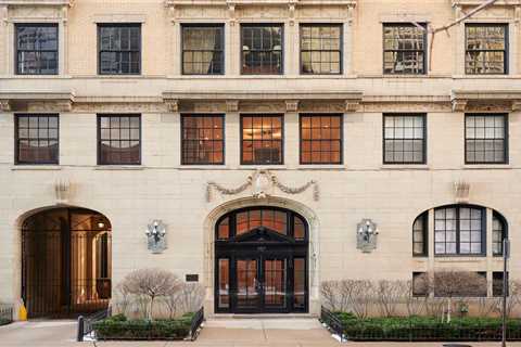 Asking $2.6M, This Full-Floor Chicago Penthouse Exudes Gold Coast Charm