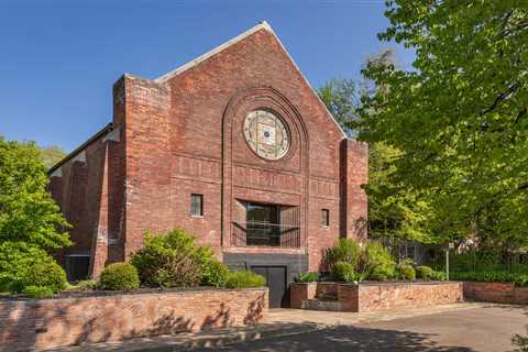 A woman with a soft spot for 'old tatty buildings' turned an abandoned 1930s abbey into a multimillion-dollar property &mdash; check it out