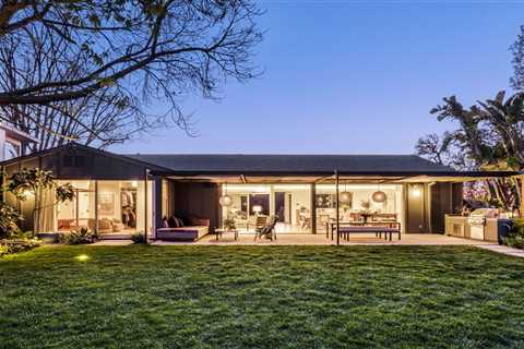 This Barbara Bestor Home Caters to Easy, Breezy L.A. Living