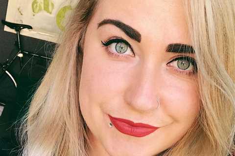 I made more money when I wore red lipstick as a waitress &mdash; America's tipping culture is gross