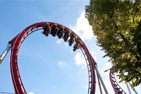 The US economy is in for rollercoaster inflation and could be headed for an ultra-rare 'full employment recession,' BlackRock says