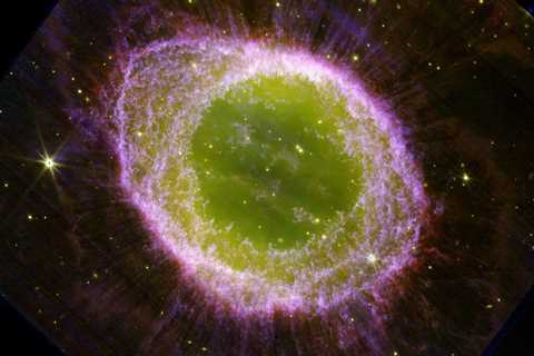NASA's James Webb telescope captured the spectacular death throes of a star 2,600 light year away