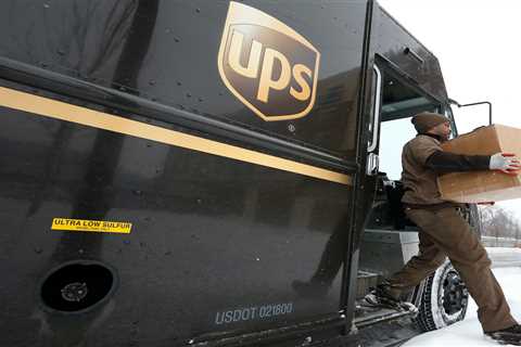 Tech workers react to UPS drivers landing a $170,000 a year package with a mixture of anger and admiration