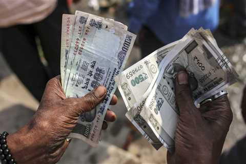 India just ditched the dollar and used its own currency to buy a million barrels of oil from the UAE