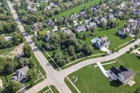 Explore These 11 Charming Small Towns in Iowa