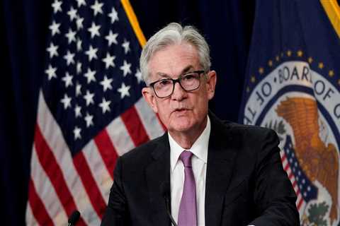 Paul Krugman and Mohamed El-Erian are divided over the Fed's inflation target ahead of Powell's speech