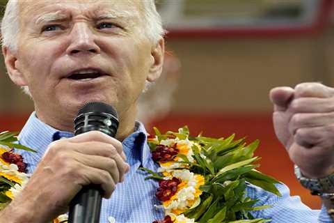 Biden told Maui wildfire survivors that he can relate, citing a small fire he had in his kitchen in 2004