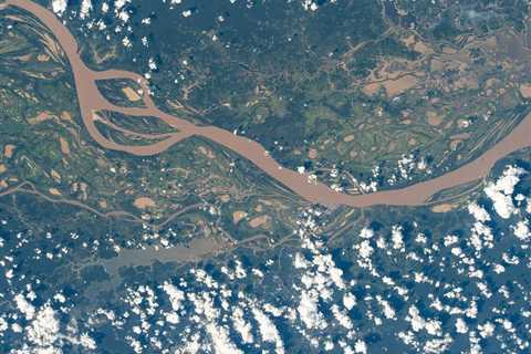 10 landmarks you can see from space