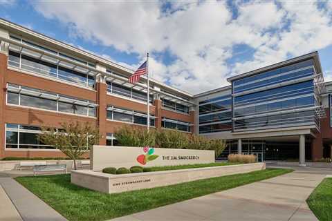Smucker's has found a return-to-office solution that workers seem to like &mdash; in-person work for only 22 weeks a year