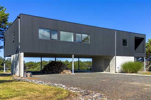 Schoolhouse Electric Founder Brian Faherty Lists His Oregon Beach House for $1.2M