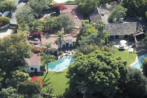 Marilyn Monroe’s Final Home Is Temporarily Saved From Demolition