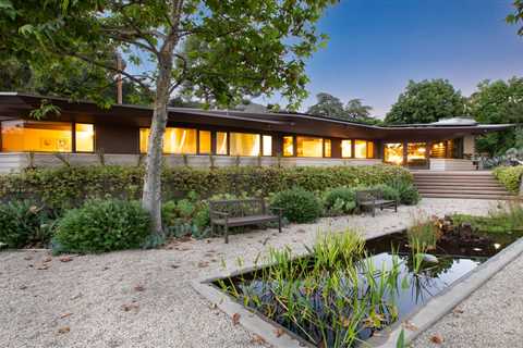 Listed at $3M, This Usonian-Style Lloyd Wright Home Is a Rare Find