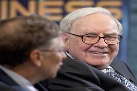 Warren Buffett's Berkshire Hathaway sees its market value surge to a new record of almost $800 billion