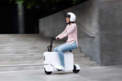 Honda's weird new suitcase-shaped scooter is a throwback to one of its coolest vehicles of all time