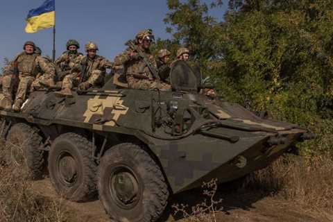 Russia likely lacks the reserves to properly defend itself if Ukraine breaks through a key defensive line, experts say