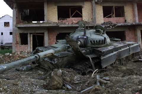 Russia's fake tanks in Ukraine aren't always convincing, a struggle another army faced trying to trick NATO jets decades ago