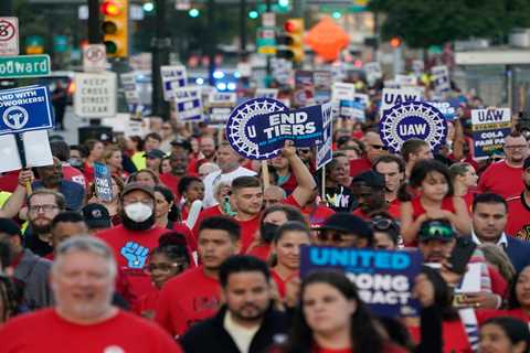 A majority of Americans in a new poll back the UAW's unprecedented auto strike as GOP union support grows