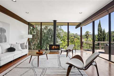 On the Market: A Floating Home, a Minimalist Midcentury, and More Great Homes for Sale This Week