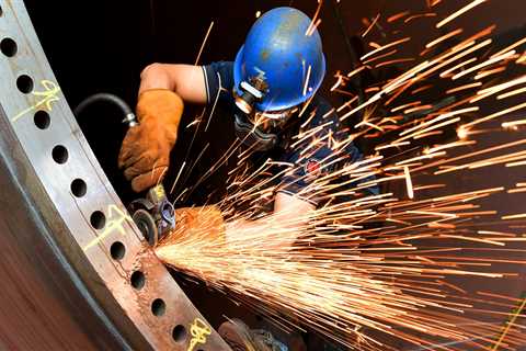 Don't be fooled by strong economic growth. A recession could still be right around the corner.