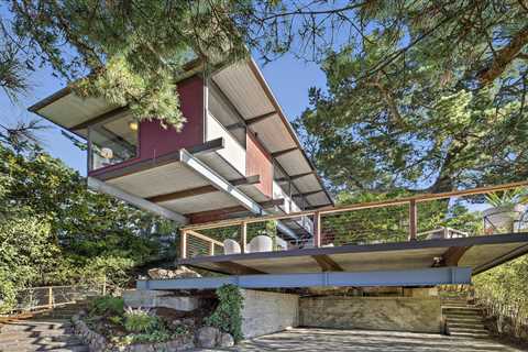 Dave Brubeck’s Cantilevered Midcentury Home Lists to the Tune of $3M