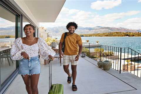 Meet the typical HENRY: Urban 32-year-olds with no kids who make a six-figure income and have a college degree