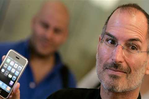 A jazz critic missed out on a $6 million fortune by selling his Apple stock for about 1/700 of its value today
