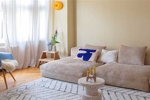 Before &amp; After: In Nuremberg, a Cramped and Kitschy Flat Gets a Pastel Refresh