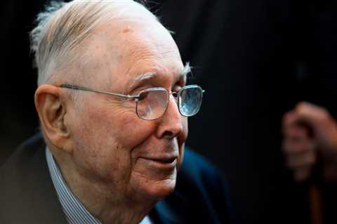 Charlie Munger, investing legend and right hand to Warren Buffett, dies at 99