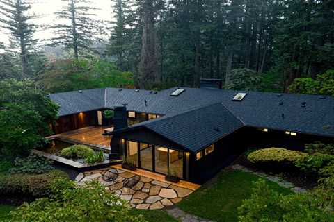 In Portland, a Woodsy Midcentury Seeks $1.6M After a Dramatic Revamp