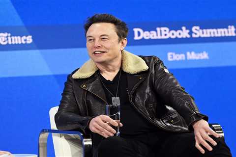 Elon Musk's Twitter takeover involved him bringing in an advisor who wanted to cut 50% of the physical security budget 'by midnight,' former chief says