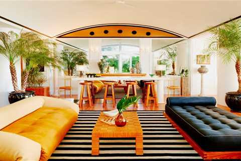 One Night in Palm Heights, the Internet-Crowned It Girl Getaway