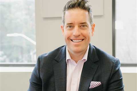 I'm an employment law attorney. Here are 3 end-of-year layoff signs you should watch out for.