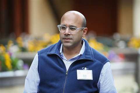 Wayfair CEO tells employees the company is profitable once again &mdash;&nbsp;but to expect long hours and 'blending work and life'