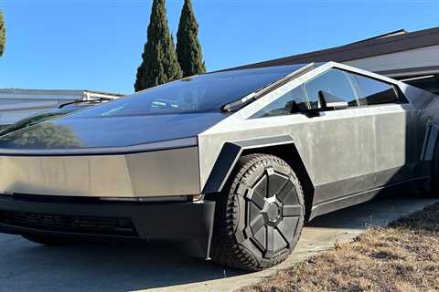 Tesla really didn't want to add side mirrors to the Cybertruck 