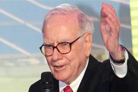 Warren Buffett once proclaimed a local carpet seller would 'run rings around' America's best CEOs. Here's the inspiring story of Mrs B.