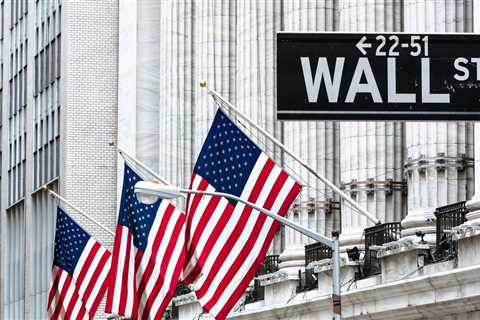 US stocks inch up as indexes close in on big yearly gains