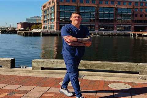 A millennial travel nurse explains how he makes over $100,000 a year and avoids burnout