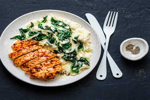 I want to build muscle and lose fat. A dietitian said to eat leaner meats and more fruit and vegetables. 