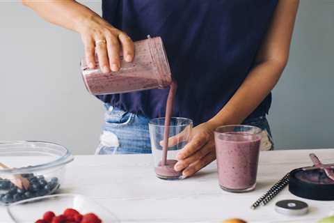 A 4-ingredient smoothie recipe that a gastroenterologist and his family drink for breakfast every day 