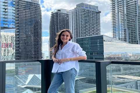 A shopaholic found her dream home in Miami &mdash; an apartment with a hidden door leading into a mall that's always unlocked      