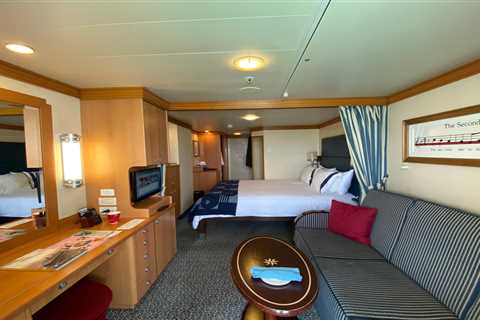 Look inside a $3,500 deluxe ocean-view stateroom on the Disney Magic that comfortably fit 3 adults for 5 nights