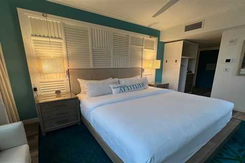 Take a tour of my surprisingly modern $459-per-night room in Margaritaville Times Square  