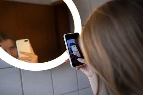 A middle school reportedly removed bathroom mirrors after students were taking up to 9 breaks a day to film TikToks 