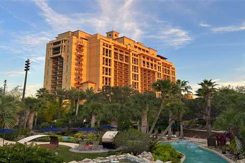 I stayed in a Disney World suite that can cost over $8,000 a night. See inside the 1,000-square-foot space with 2 bathrooms. 