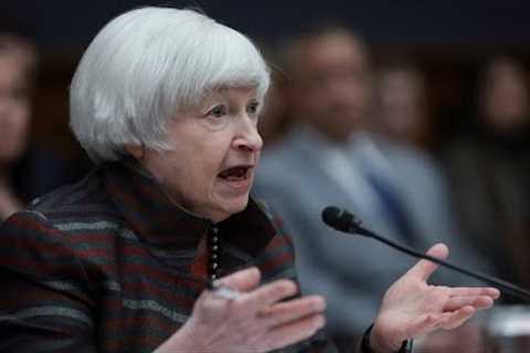 Yellen Says She's Concerned About Commercial Real Estate Risk