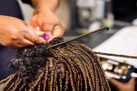 People are divided over a woman saying she didn't tip her hairdresser for 7.5 hours of work despite loving the results