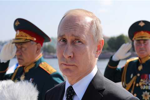 Russia's economic decline is in only in the early stages, and the country is masking significant 'degradation,' think tank says