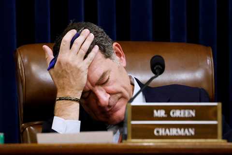 House Republicans are giving up on Congress despite holding the majority: 'This place is so broken'