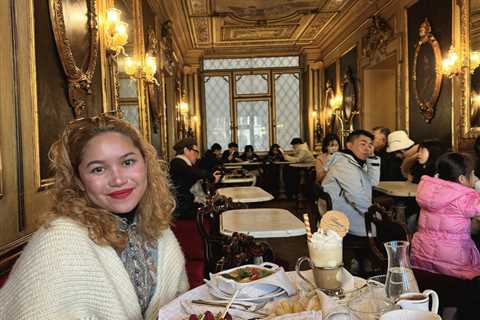 I had lunch at the oldest café in Venice. It dates back to the 1700s, has become a tourist hot spot &mdash; and wasn't worth the high bill.